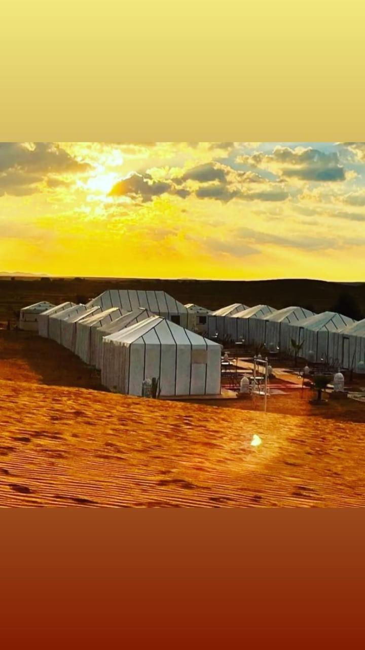 ホテル Luxury Camp Of Dar Morocco メルズーガ エクステリア 写真